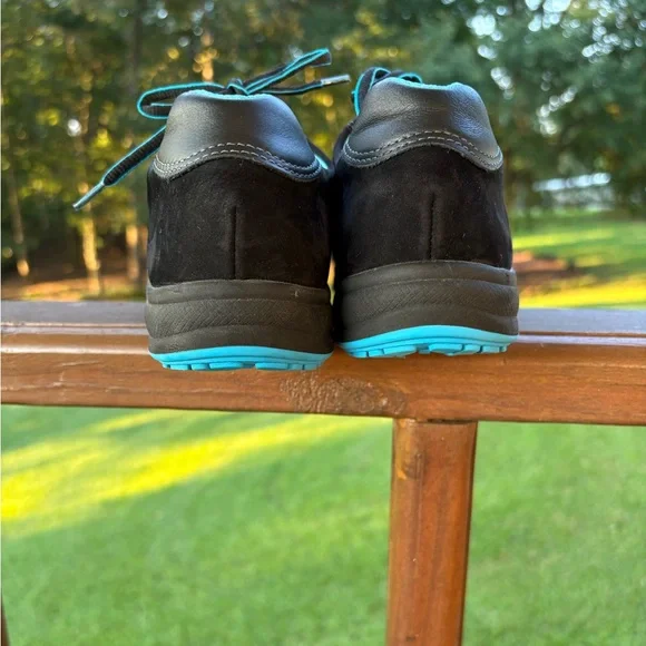 Women’s SAS Black and Blue Sneakers with Lace-Up Design - Picture 9 of 9